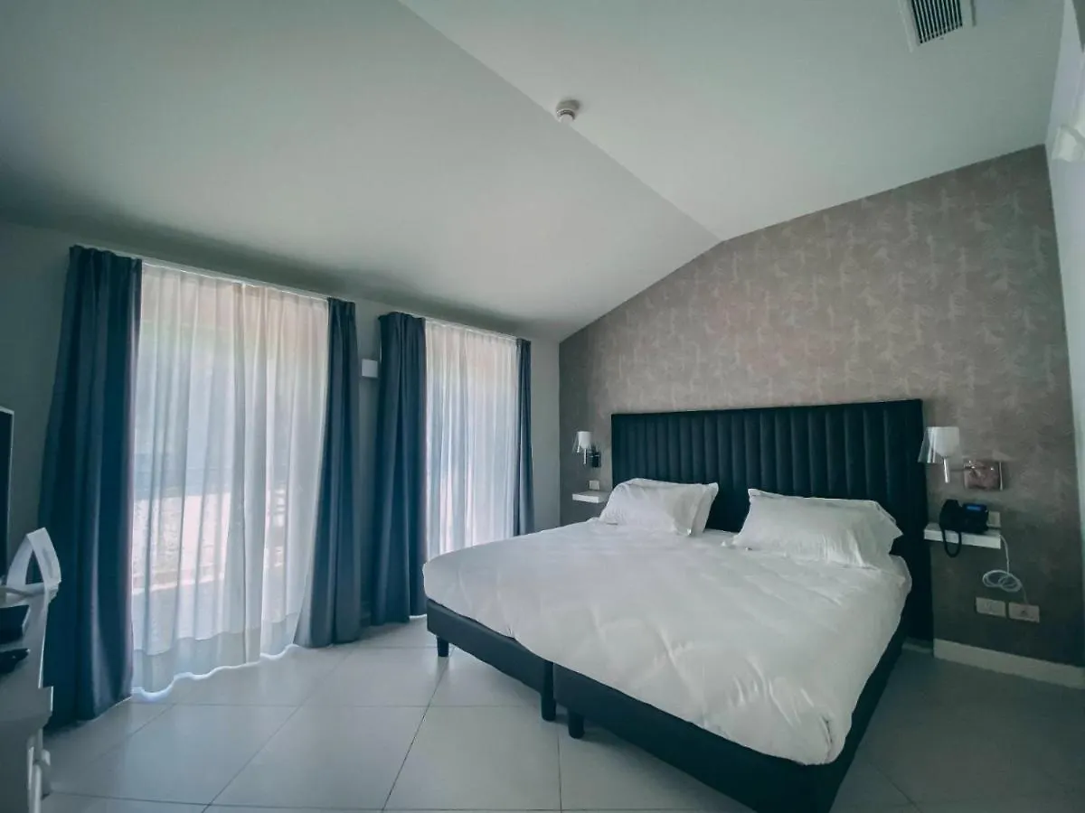 Palma Mysuite Lago Di Garda Soiano Del Lago 4*,
